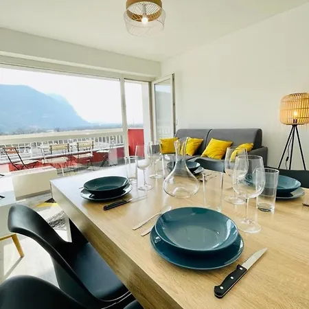 Bnb2You Private Room N2 In Roommate Appartment Design Near Switzerland Hébergement de vacances *