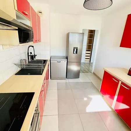 Bnb2You Private Room N2 In Roommate Appartment Design Near Switzerland Hébergement de vacances *