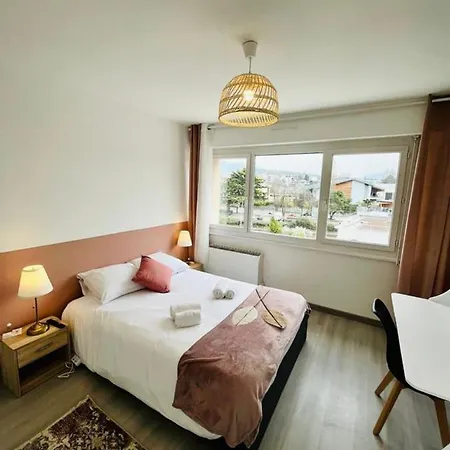 Hébergement de vacances Bnb2You Private Room N2 In Roommate Appartment Design Near Switzerland *